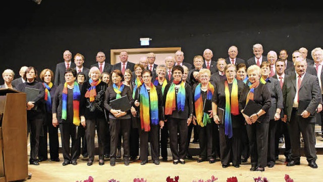 Der Gesangverein Hartheim beim letzten...renbach-Hilfinger (Zweite von links).   | Foto: Otmar Faller