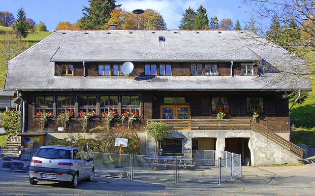 Das Rathaus in Hofsgrund mit Kindergar...verwaltung im derzeitigen Bauzustand.   | Foto: Markus Donner