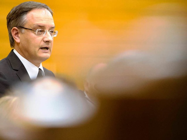 Baden-wrttembergs Kultusminister Andr...rung zur regionalen Schulentwicklung.  | Foto: dpa