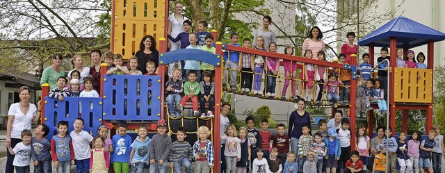 Das neue Klettergerst nahmen die Jung...St. Elisabeth begeistert in Beschlag.   | Foto: Privat