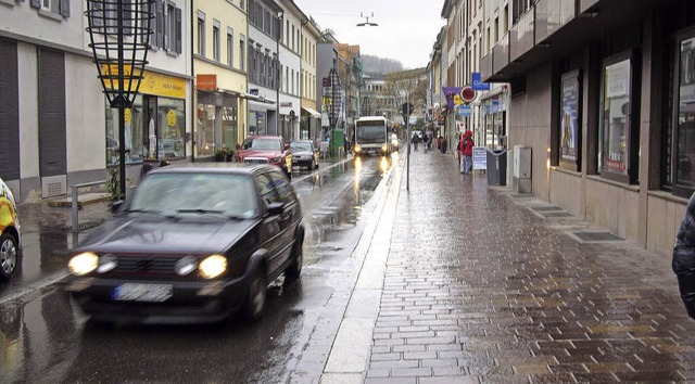 Grabenstrae: Nicht alle mssen mit de...un  Heute-Bluhm bei Pro lrrach fest.   | Foto: Henri Balaszeskul