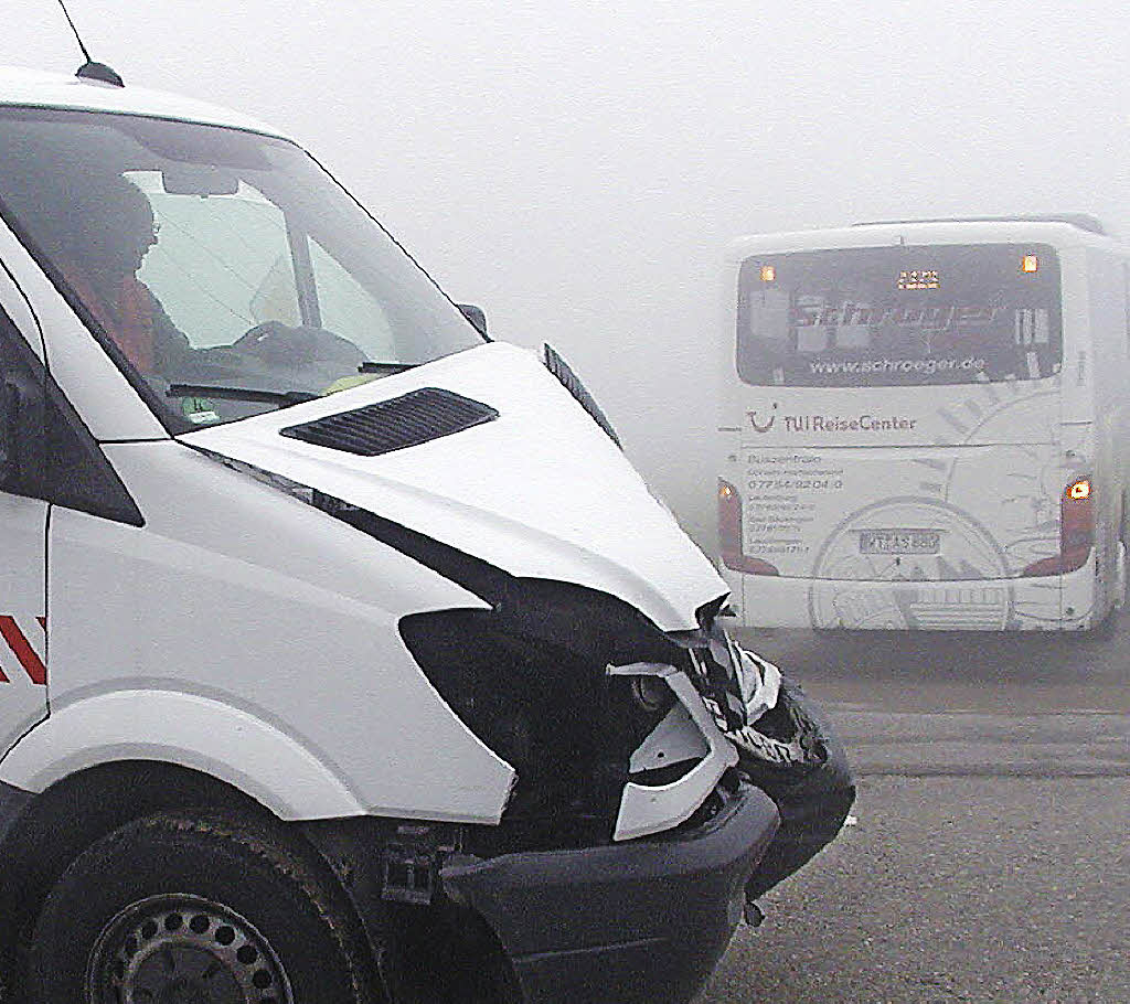 Bei Dichtem Nebel Ineinander Gefahren - Rickenbach - Badische Zeitung