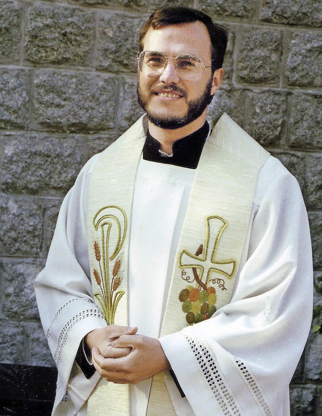 Am Anfang des Weges: der Bad Krozinger...ch 1988 als frisch geweihter Priester.  | Foto: Privat