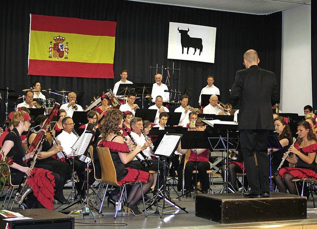 Das Frhjahrskonzert der Trachtenkapel...recht: Spanien lebte in der Musik auf.  | Foto: Fotos: Karin Heiss