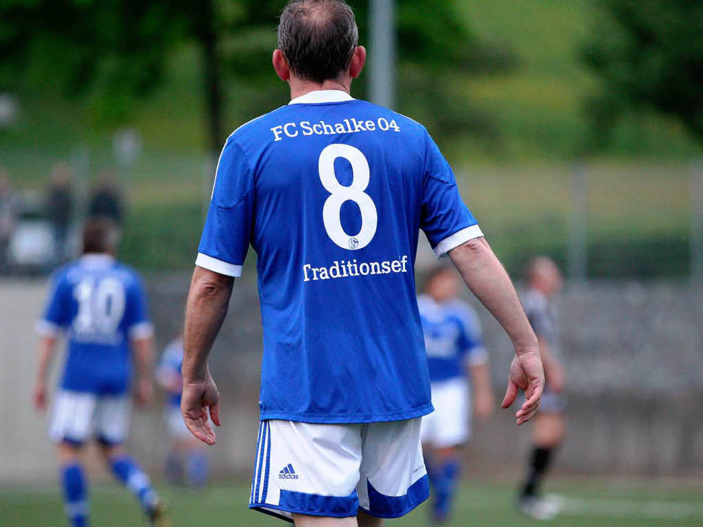 Schalke gewinnt gegen die Elztalauswahl mit 6:3. Schalke gewinnt gegen die Elztalauswahl mit 6:3.