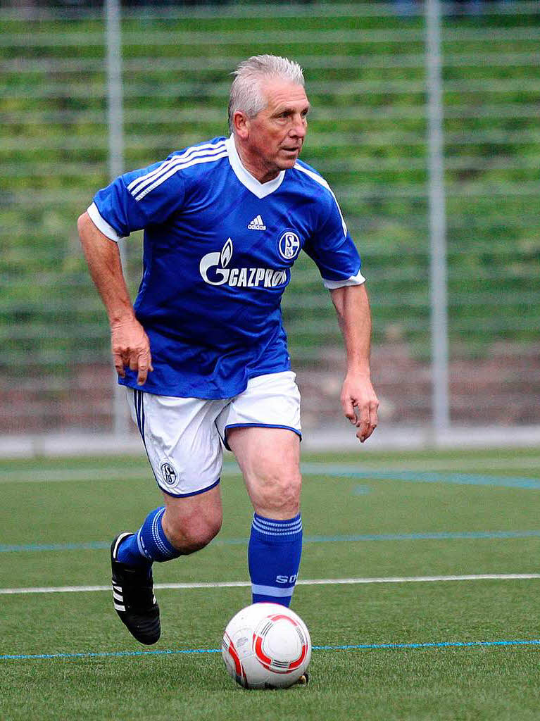 Schalke gewinnt gegen die Elztalauswahl mit 6:3. Schalke gewinnt gegen die Elztalauswahl mit 6:3.