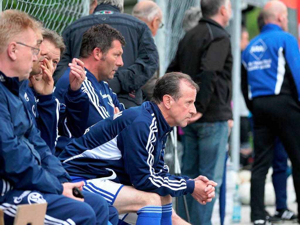 Schalke gewinnt gegen die Elztalauswahl mit 6:3. Schalke gewinnt gegen die Elztalauswahl mit 6:3.