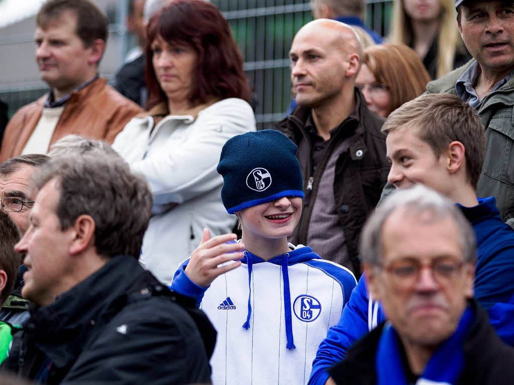 Schalke gewinnt gegen die Elztalauswahl mit 6:3. Schalke gewinnt gegen die Elztalauswahl mit 6:3.