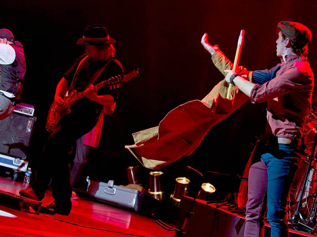 Ian Anderson von Jethro Tull und seine Band im Konzerthaus Freiburg.