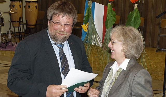 Amtseinfhrung: Schulamtsdirektorin  A...iter der Realschule, Wolfgang Schmitt.  | Foto: Michael Haberer