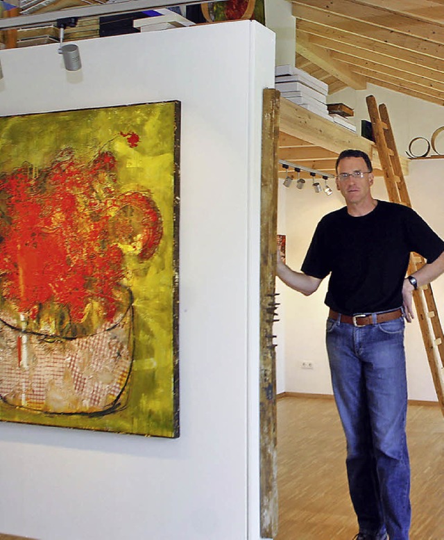 Pirmin Wilhelm in seiner Galerie in Sulz  | Foto: H. Fssel