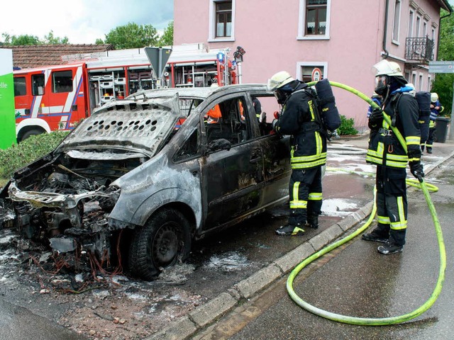 Fahrzeugbrand am Pfingstmontag in Murg  | Foto: Wolfgang Trndle