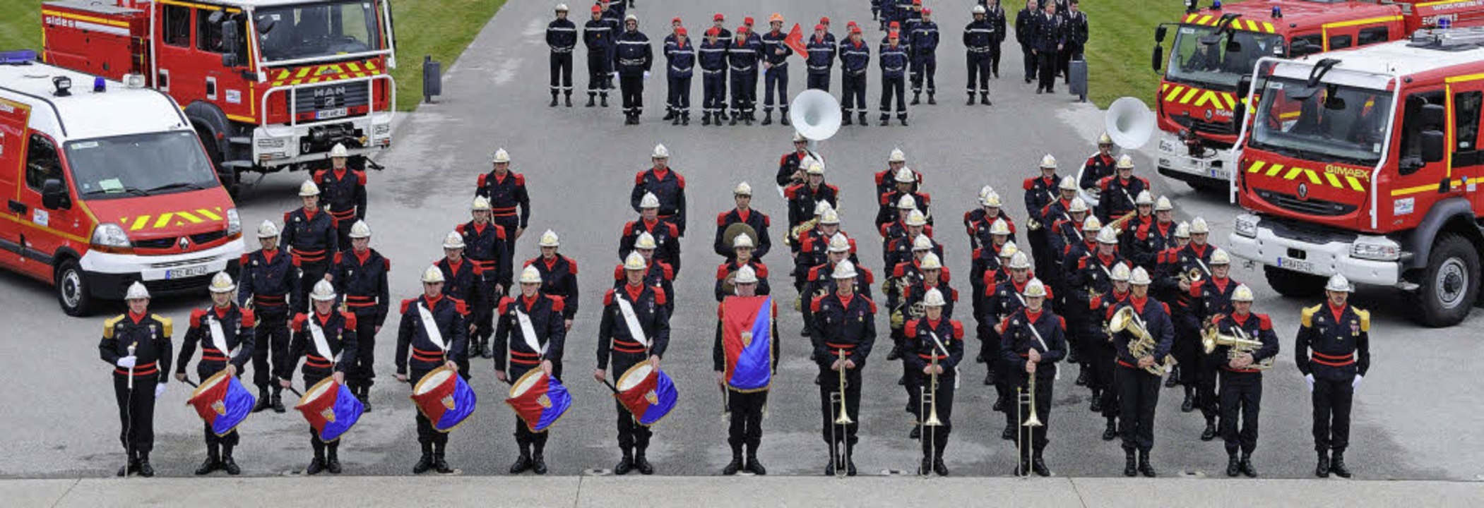 Das renommierte Musikkorps der Pariser...Juni im Biesheimer Fußballstadion auf.  | Foto: privat
