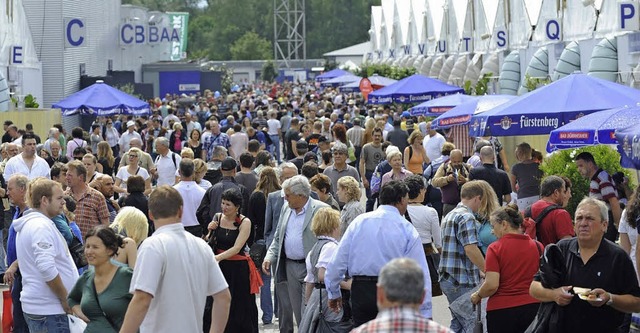 Dicht an dicht drngen sich die Besuch...se auf dem Schwenninger Messegelnde.   | Foto: Veranstalter