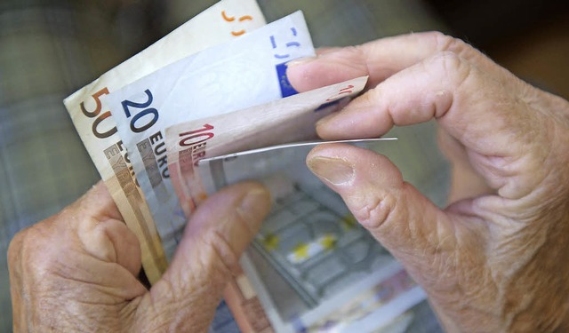 Vorsorge tut not, damit das Geld im Alter reicht.   | Foto: DPA