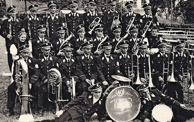 Ab dem Jahr 1953 ging es fr die Trach...druck davon waren die neuen Uniformen.  | Foto: Trachtenkapelle