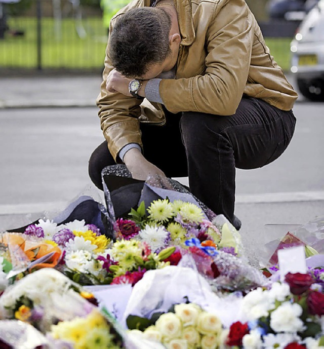 In London herrschen Trauer und Entsetzen.  | Foto: AFP