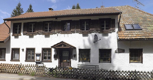 Das ehemalige Gasthaus Warteck in Ober... soll im Juli unter den Hammer kommen.  | Foto: Wolfgang Adam