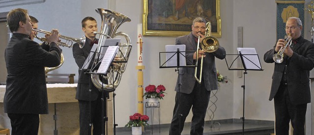 Das Ensemble &#8222;Brassgeige&#8220;... in der  Oberbergener Mauritiuskirche.  | Foto: Benjamin Bohn