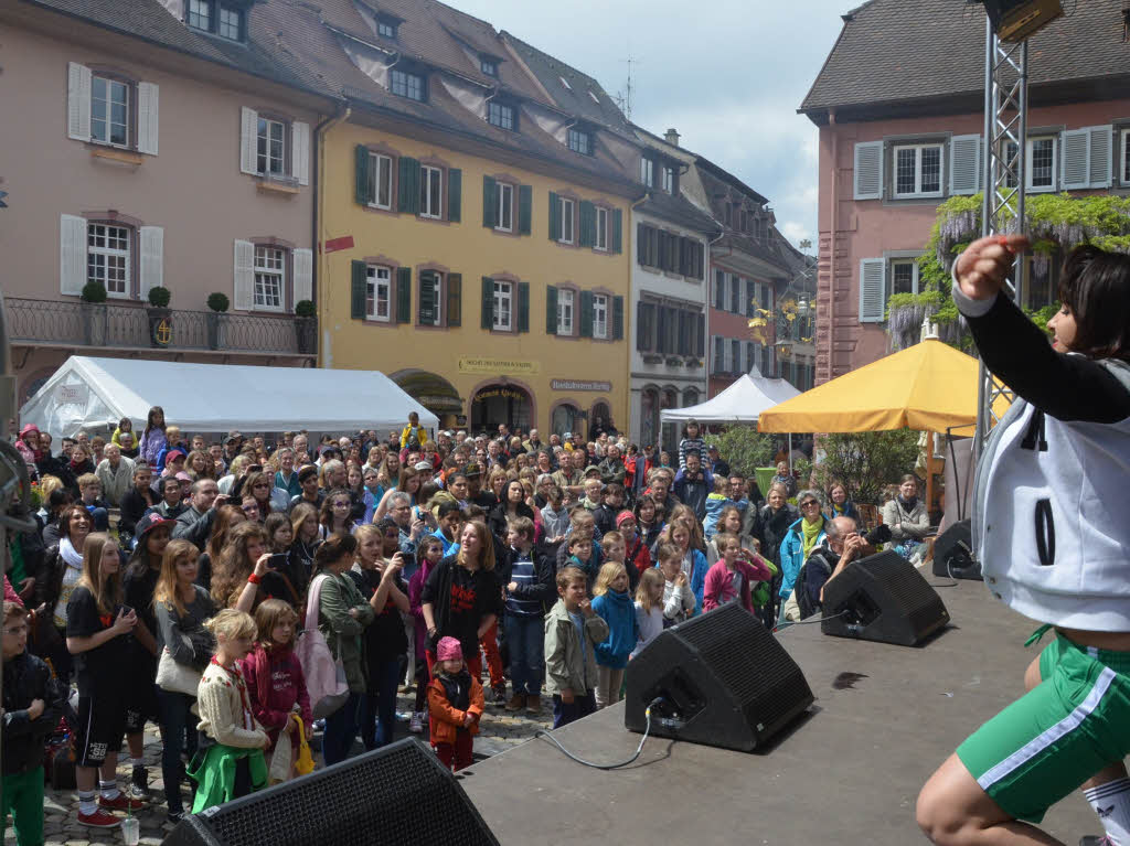 Acht Gruppen, eine Solistin und drei Show-Acts sorgten beim Streetdance-Wettbewerb auf der Marktplatzbhne in Staufen fr begeisterten Jubel