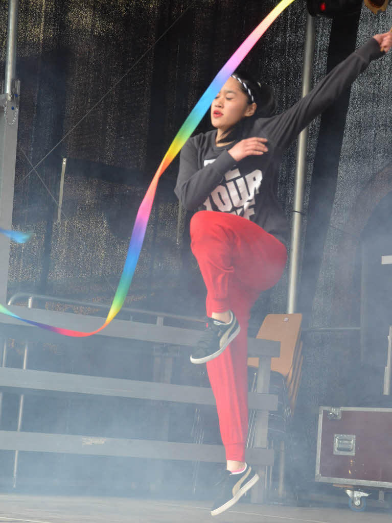 Acht Gruppen, eine Solistin und drei Show-Acts sorgten beim Streetdance-Wettbewerb auf der Marktplatzbhne in Staufen fr begeisterten Jubel