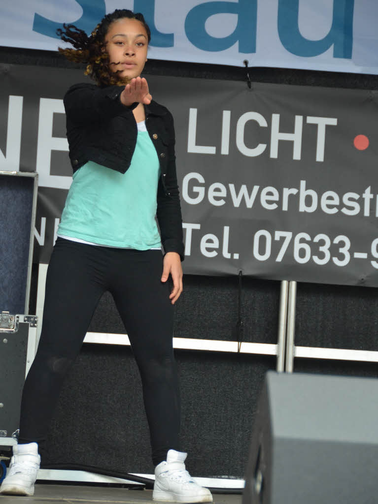 Acht Gruppen, eine Solistin und drei Show-Acts sorgten beim Streetdance-Wettbewerb auf der Marktplatzbhne in Staufen fr begeisterten Jubel