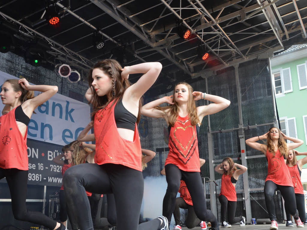 Acht Gruppen, eine Solistin und drei Show-Acts sorgten beim Streetdance-Wettbewerb auf der Marktplatzbhne in Staufen fr begeisterten Jubel