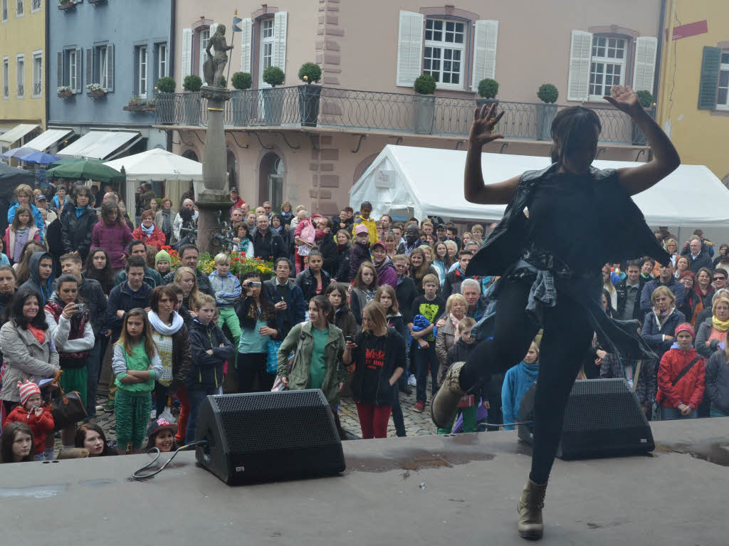 Acht Gruppen, eine Solistin und drei Show-Acts sorgten beim Streetdance-Wettbewerb auf der Marktplatzbhne in Staufen fr begeisterten Jubel