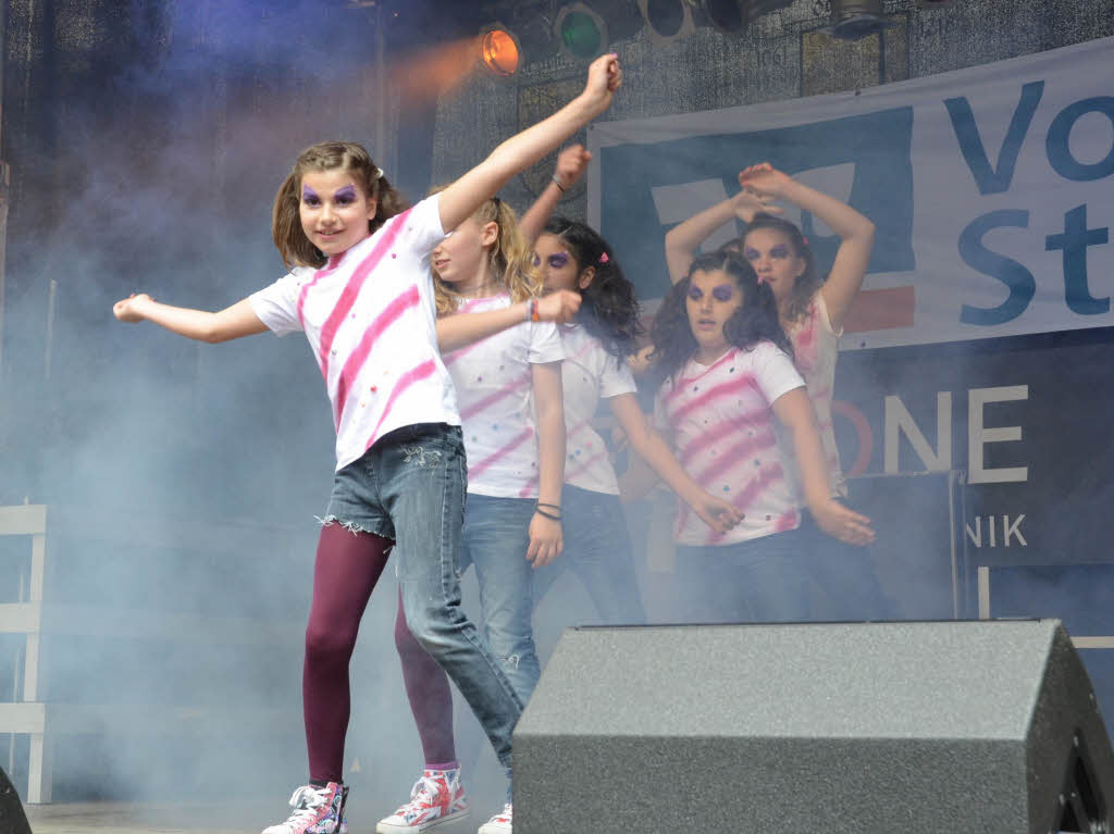 Acht Gruppen, eine Solistin und drei Show-Acts sorgten beim Streetdance-Wettbewerb auf der Marktplatzbhne in Staufen fr begeisterten Jubel