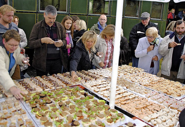 Die Gste des Weinexpress&#8217; liee...ch in all den Jahren ohnehin bewhrt.   | Foto: Norbert Sedlak