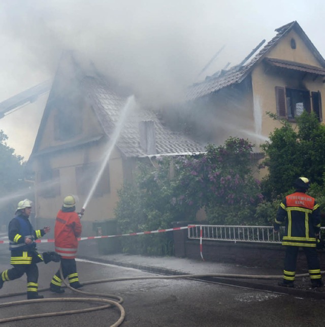 Das ausgebrannte Wohnhaus.  | Foto: Helmut Seller