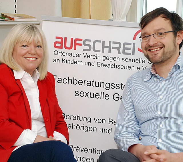 <ppp>betonen Carola Geppert-Tesch und ...Verein Aufschrei in Offenburg.  </ppp>  | Foto: Gertrude Siefke