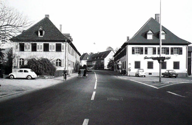 Verkehrsknotenpunkt  am &#8222;Schiff&...zunehmenden Autoverkehr  behinderte.    | Foto: Archiv Scheck.
