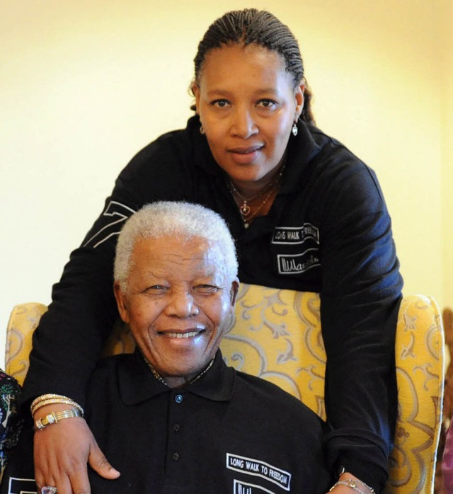 Nelson Mandela mit seiner Tochter Zenani vor zwei Jahren  | Foto: dpa