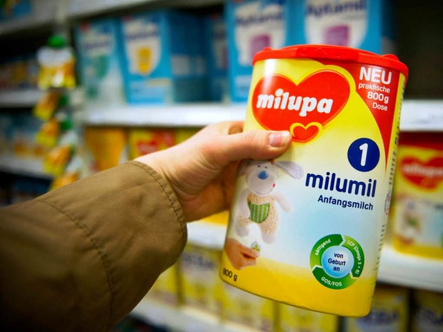Im Handel  bekommt man   selten  Milchpulver in die Hnde.  | Foto: dpa