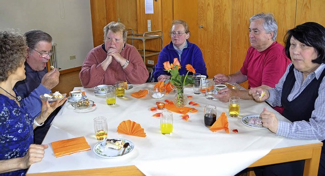 Beim Treff im Gemeindehaus von St. Peter und Paul muss niemand alleine essen.  | Foto: Steineck