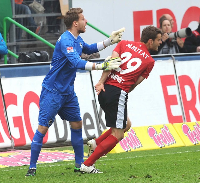 Tim Albutat im Trikot des SC Freiburg ...em ersten Bundesligaspiel gegen Frth.  | Foto: meinrad schn