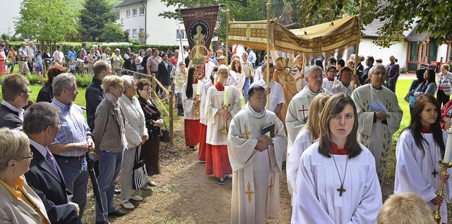 Die Sonne schien an Fronleichnam 2012,...farrgemeinden auch dieses Jahr hoffen.  | Foto: Archivbild: senf