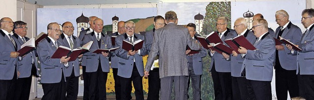 Die Mnner vom Liederkranz Kirchhofen bei ihrem Auftritt.   | Foto: Frowalt Janzer