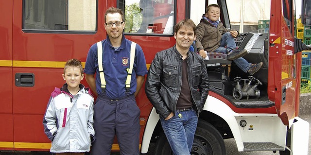 Viel Freude  an den Rundfahrten mit de...on links) stand als Chauffeur bereit.   | Foto: Melanie Dramac