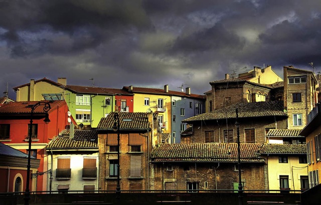 Farbenspiel: Wenn die Sonne ber der C...ona untergeht, erwacht das Nachtleben.  | Foto: Turismo de Pamplona