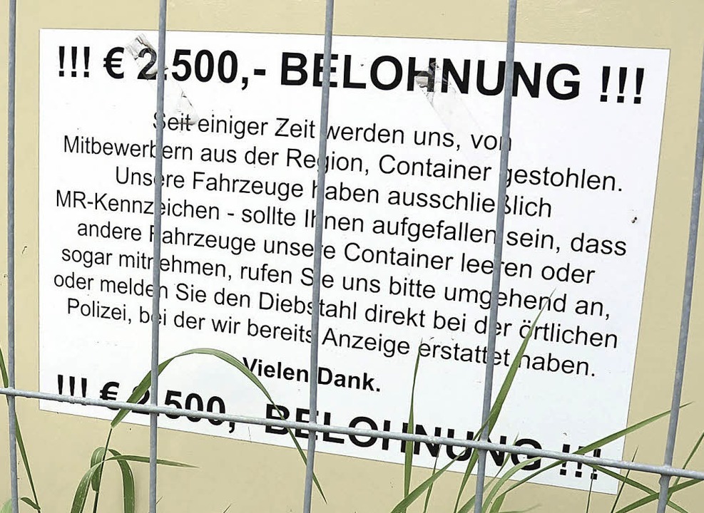 Illegale Altkleidercontainer Die Spur Fuhrt Nach Hessen Neuenburg Badische Zeitung