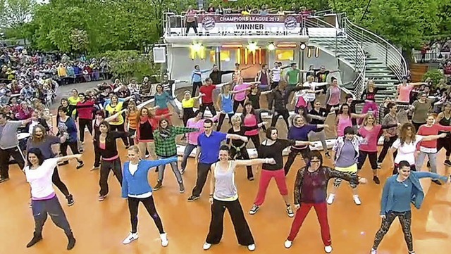 Die Rheinfelder Tanzschule Just dance beim Auftritt im ZDF-Fernsehgarten  | Foto: privat