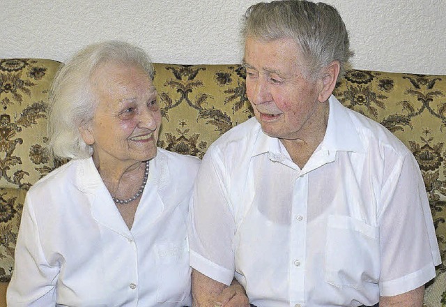 Maria und Hermann Rambach feiern am he...as seltene Fest der eisernen Hochzeit.  | Foto: Eberhard Weiss