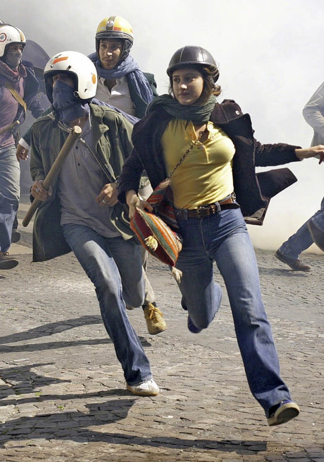 Gilles (Clment Mtayer) und Christine... Flucht vor  franzsischen Polizisten   | Foto: dpa