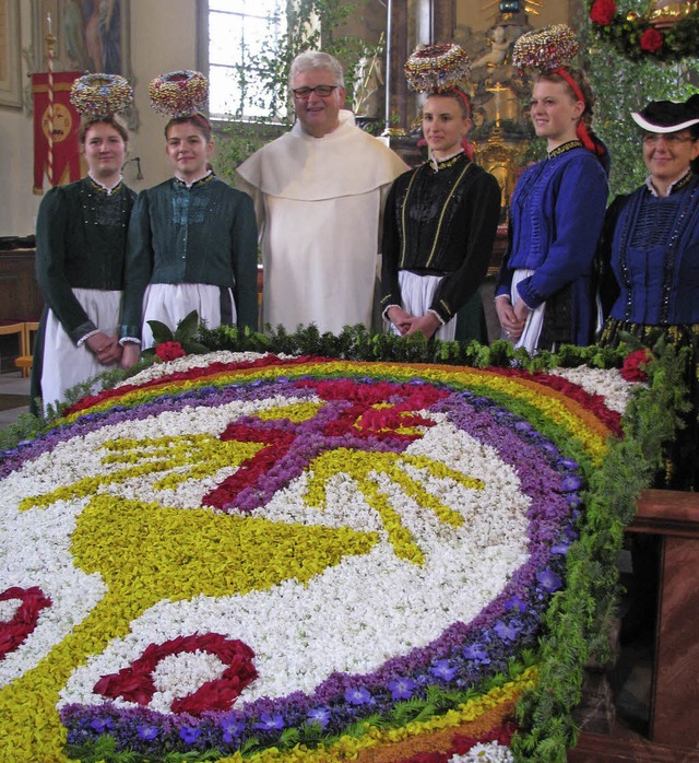 Pater Roman Brud feierte im Fronleichn...us in Eschbach sein Priesterjubilum.   | Foto: Monika Rombach
