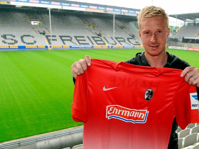 Mike Hanke wird in der kommenden Saison fr den SC Freiburg auflaufen.  | Foto: dpa