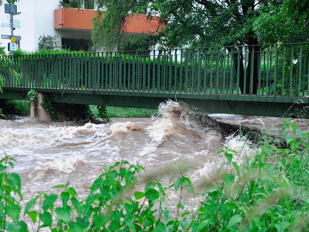 Viel Platz ist nicht mehr unter der Brcke: der Neumagen in Staufen.