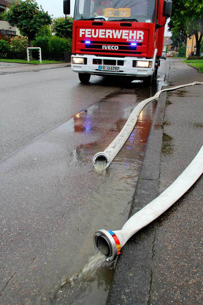 In Hausen mssen viele Keller und der Schmutzwasserkanal abgepumpt werden.