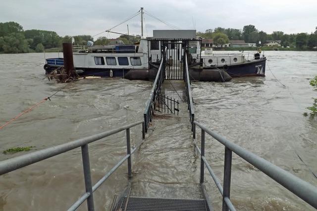 Eigentmer von Hausboot gerettet